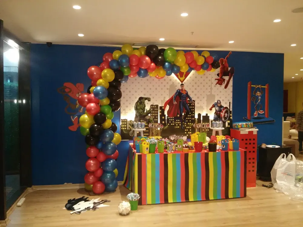 Balon Figürleri örneği, profesyonel kurulum — Esin Balon
