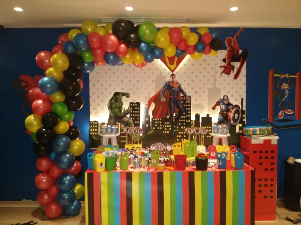 Balon Figürleri örneği, profesyonel kurulum — Esin Balon