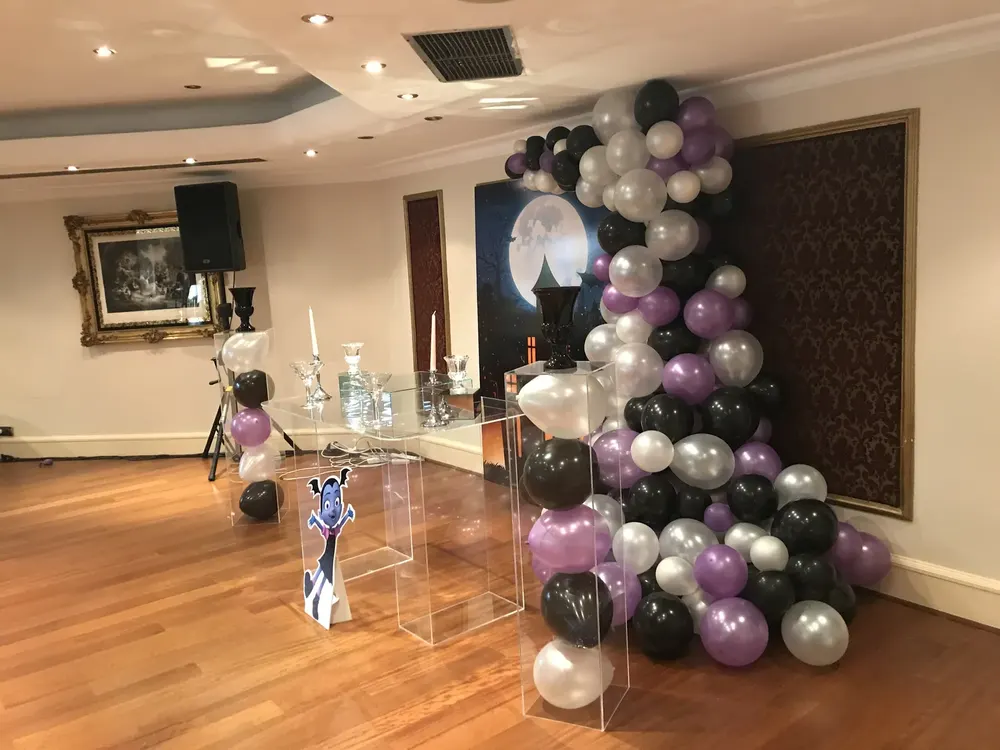 Balon Figürleri örneği, profesyonel kurulum — Esin Balon