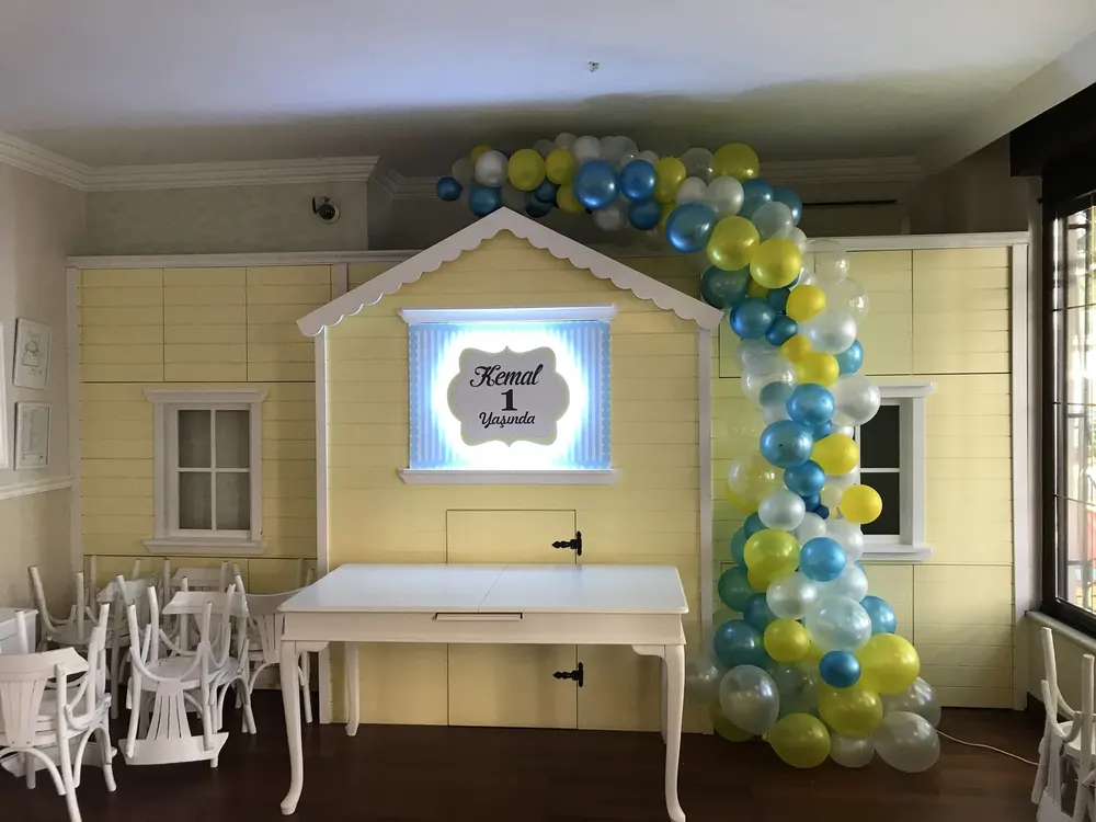 Balon Figürleri örneği, profesyonel kurulum — Esin Balon