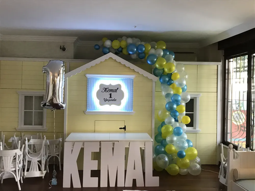 Balon Figürleri örneği, profesyonel kurulum — Esin Balon