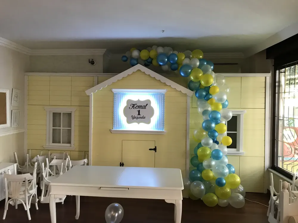 Balon Figürleri örneği, profesyonel kurulum — Esin Balon