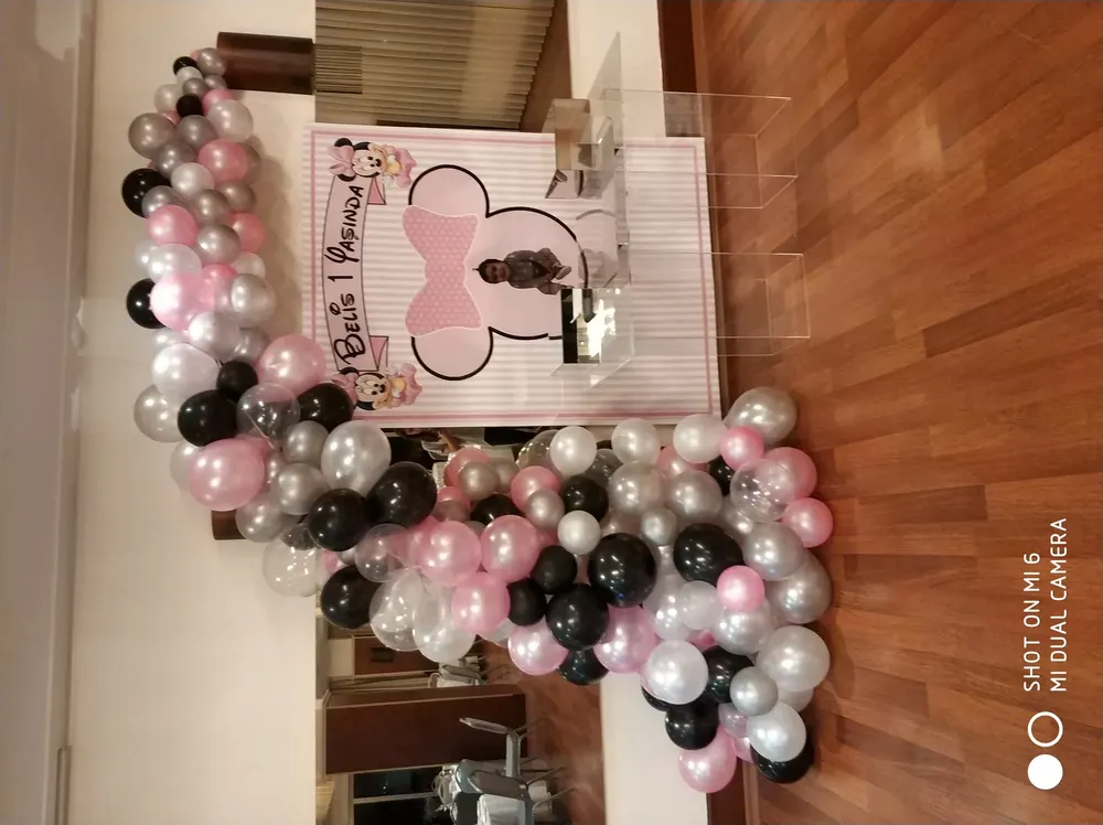 Balon Figürleri örneği, profesyonel kurulum — Esin Balon