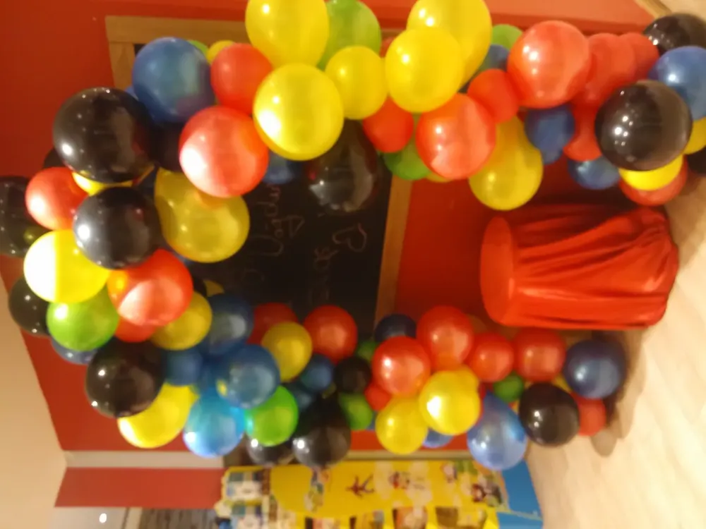 Balon Figürleri örneği, profesyonel kurulum — Esin Balon