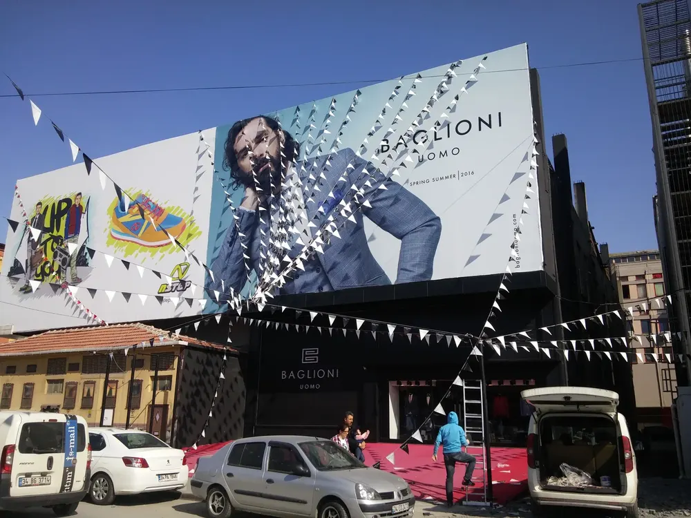 İstanbul bayrak süsleme uygulaması — Esin Balon organizasyon