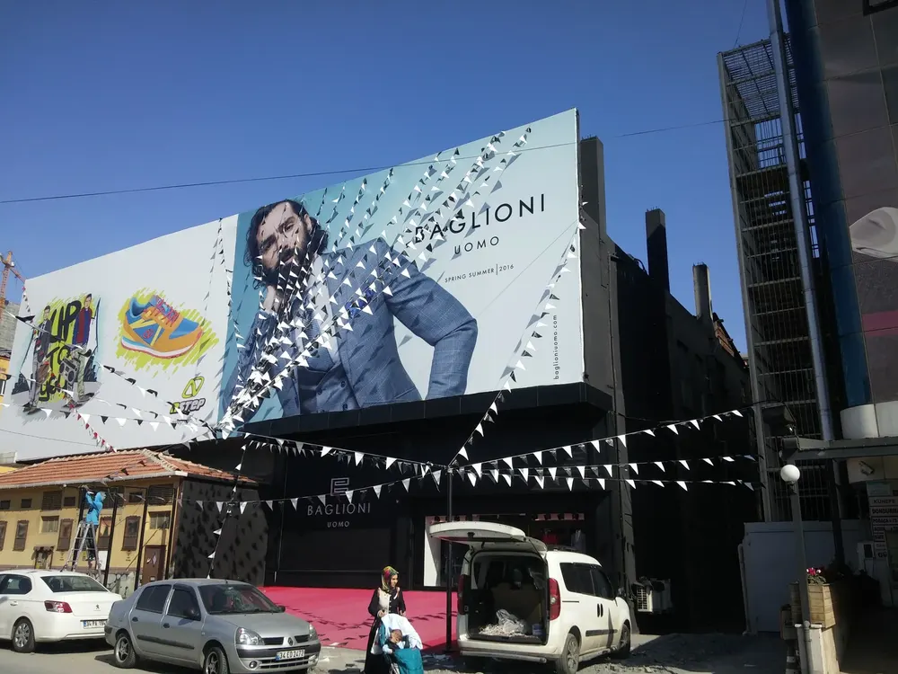 İstanbul bayrak süsleme uygulaması — Esin Balon organizasyon