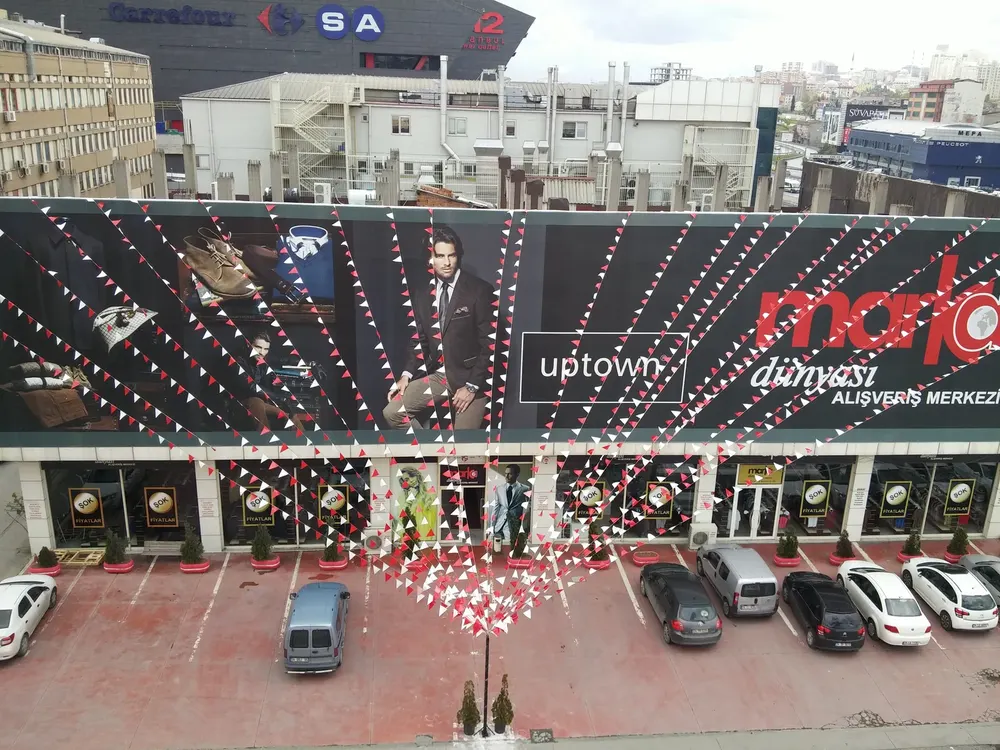 İstanbul bayrak süsleme uygulaması — Esin Balon organizasyon