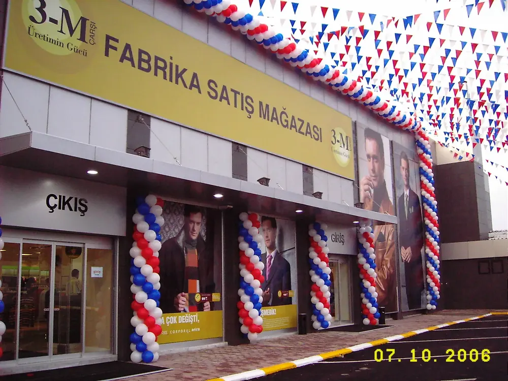 İstanbul bayrak süsleme uygulaması — Esin Balon organizasyon
