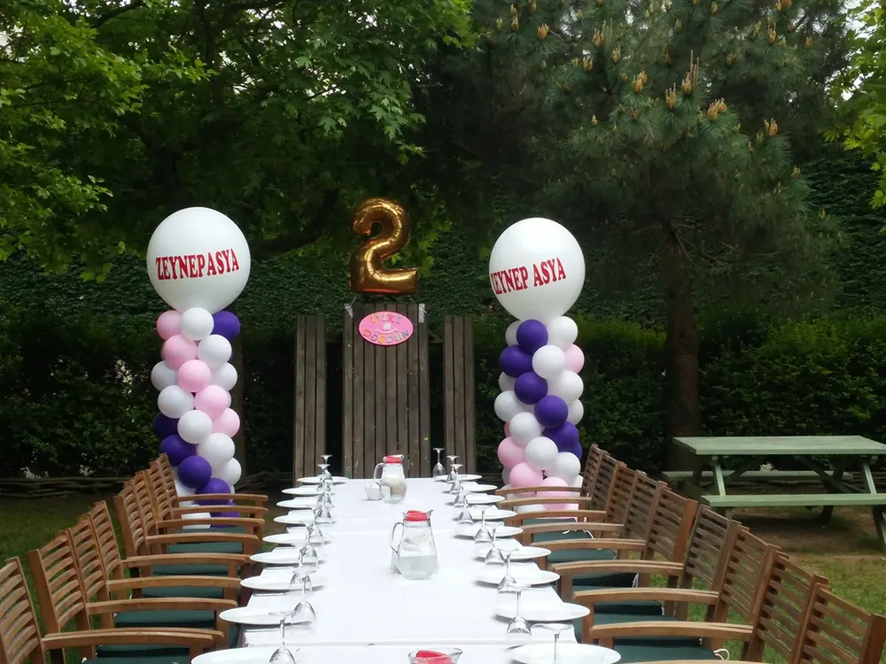 Dikme Sütun Balon Süsleme örneği, profesyonel kurulum — Esin Balon