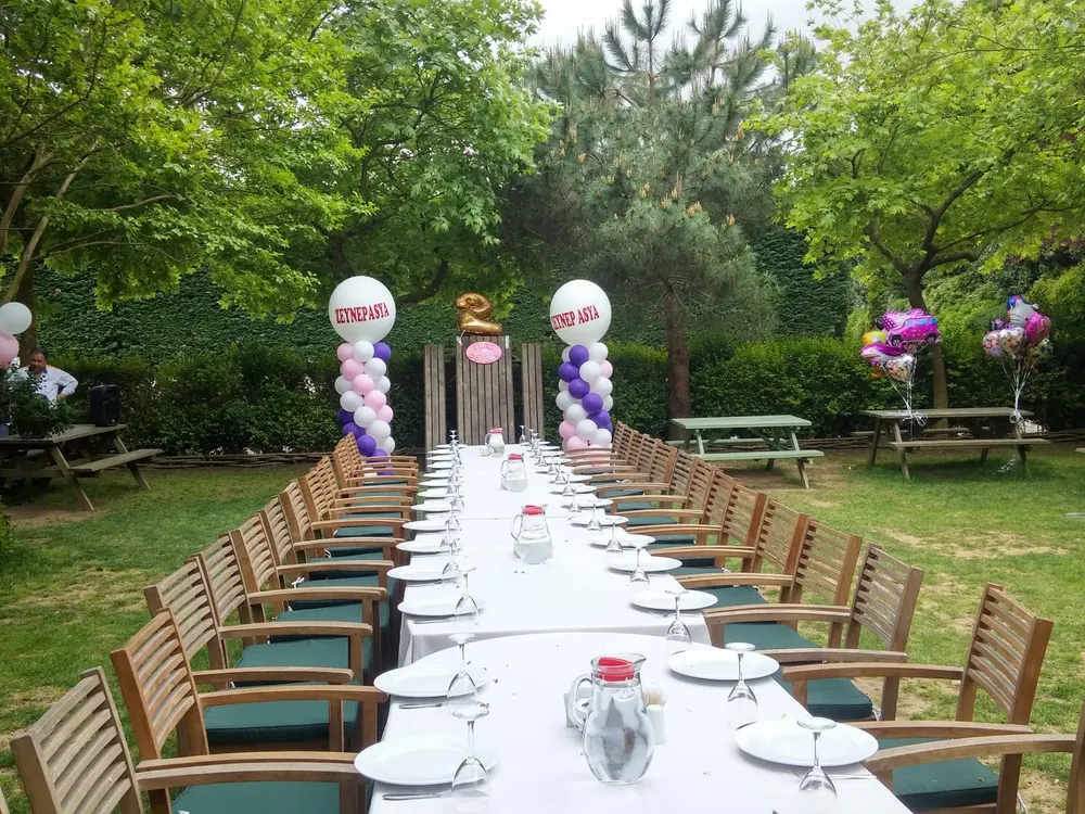 İstanbul dikme sütun balon süsleme uygulaması — Esin Balon organizasyon