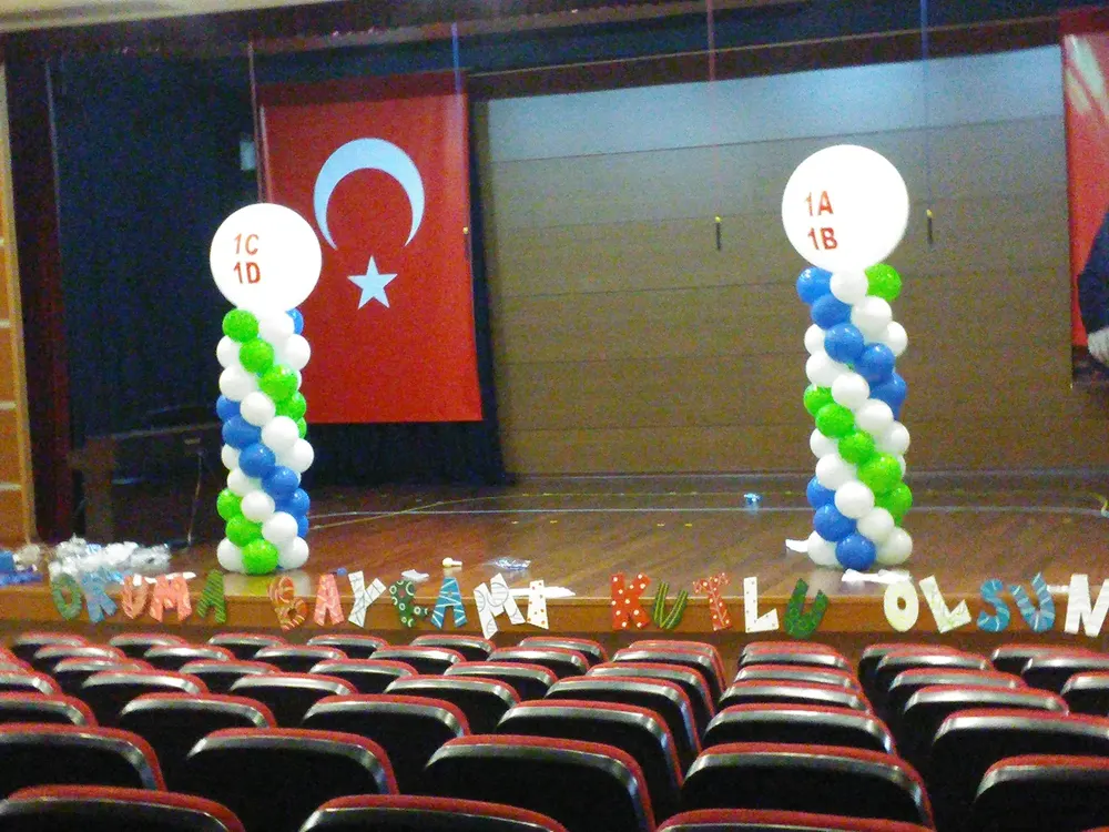 İstanbul dikme sütun balon süsleme uygulaması — Esin Balon organizasyon