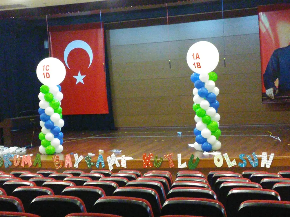 İstanbul dikme sütun balon süsleme uygulaması — Esin Balon organizasyon