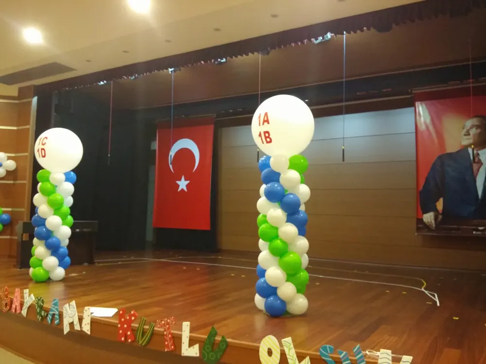 İstanbul dikme sütun balon süsleme uygulaması — Esin Balon organizasyon