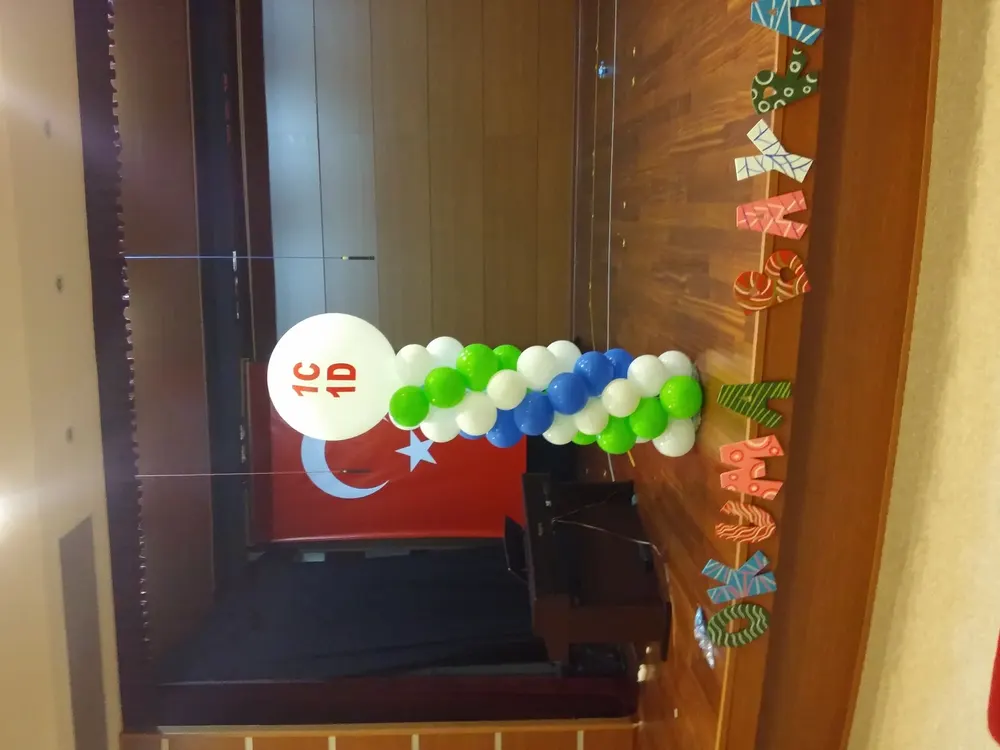 İstanbul dikme sütun balon süsleme uygulaması — Esin Balon organizasyon