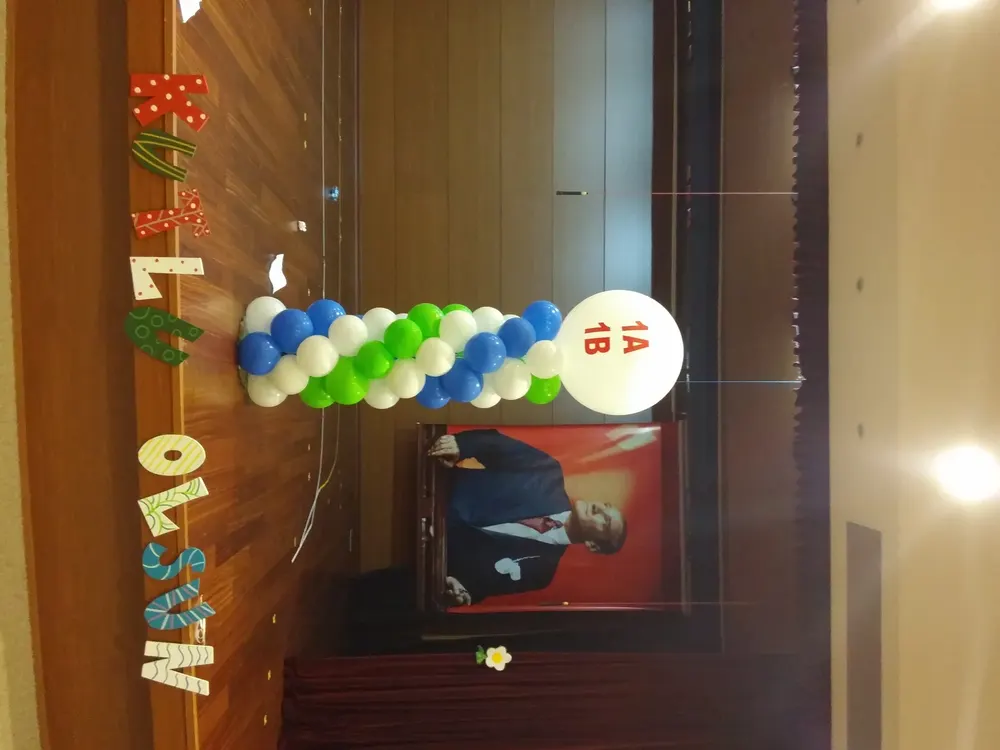 Dikme Sütun Balon Süsleme örneği, profesyonel kurulum — Esin Balon