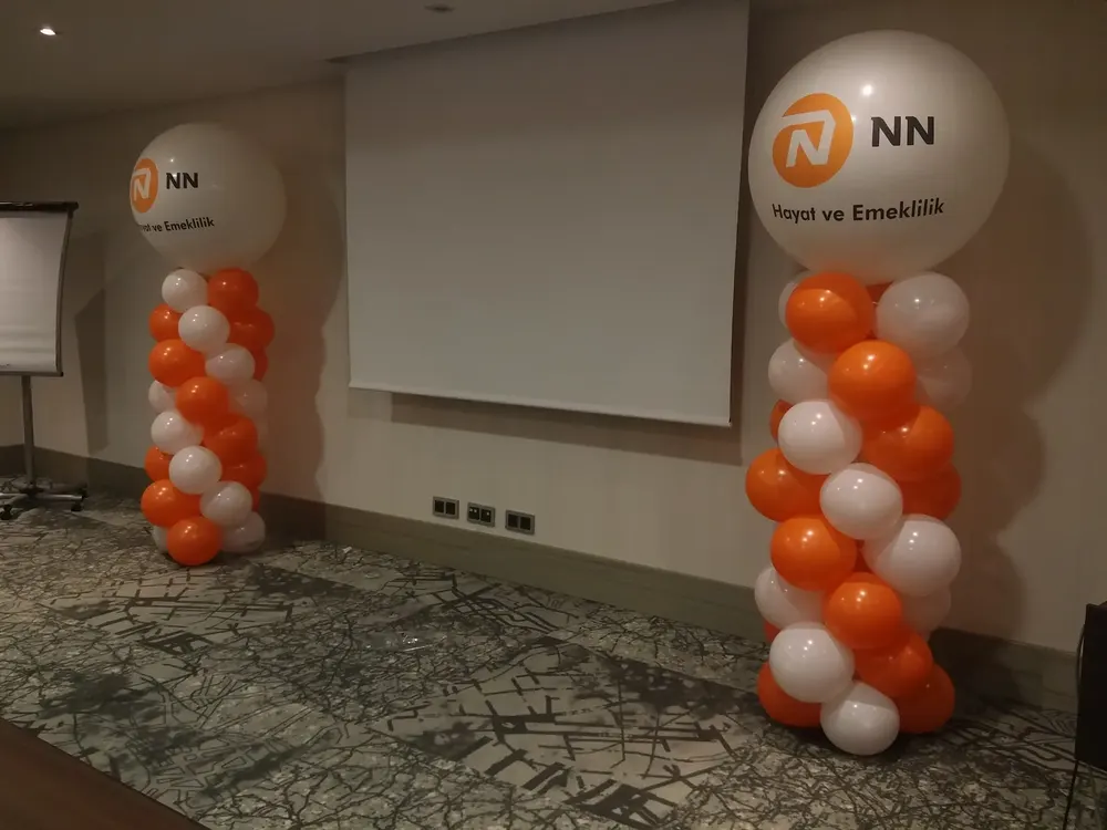 İstanbul dikme sütun balon süsleme uygulaması — Esin Balon organizasyon