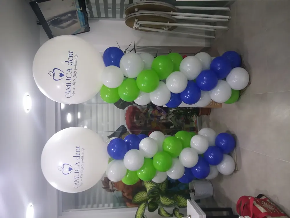 Dikme Sütun Balon Süsleme örneği, profesyonel kurulum — Esin Balon