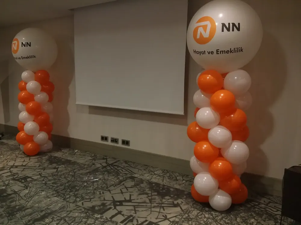 İstanbul dikme sütun balon süsleme uygulaması — Esin Balon organizasyon