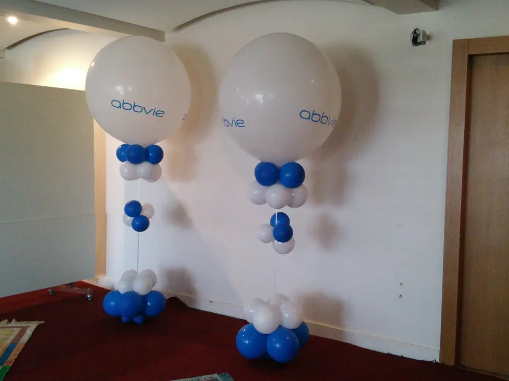 Dikme Sütun Balon Süsleme örneği, profesyonel kurulum — Esin Balon