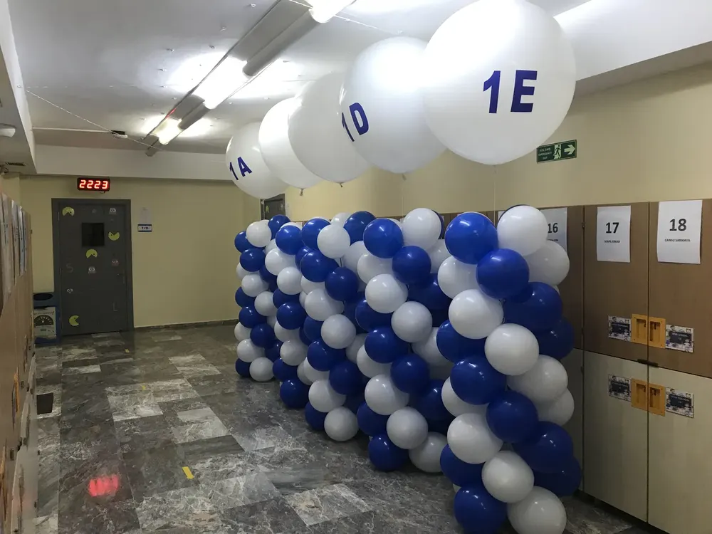 İstanbul dikme sütun balon süsleme uygulaması — Esin Balon organizasyon