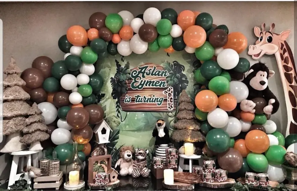 Doğum Günü Balon Süsleme örneği, profesyonel kurulum — Esin Balon