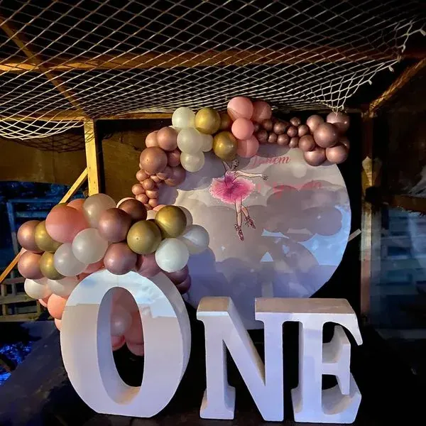 Doğum Günü Balon Süsleme örneği, profesyonel kurulum — Esin Balon