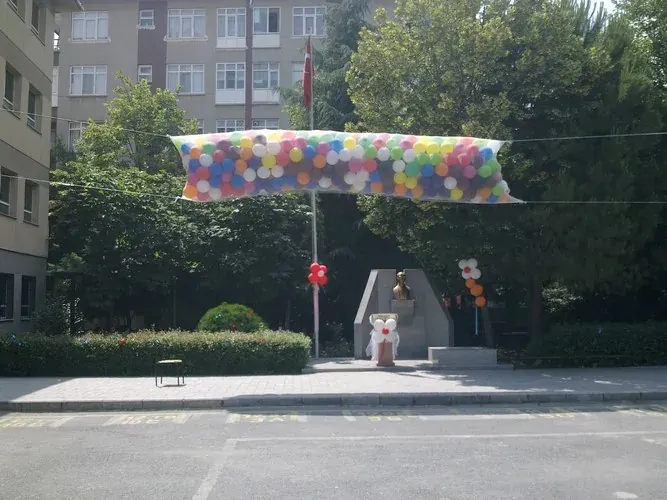 Dökme Balon örneği, profesyonel kurulum — Esin Balon