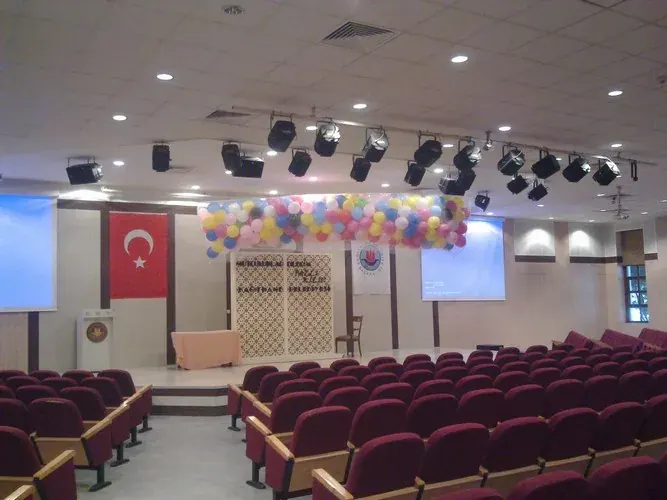 Dökme Balon örneği, profesyonel kurulum — Esin Balon
