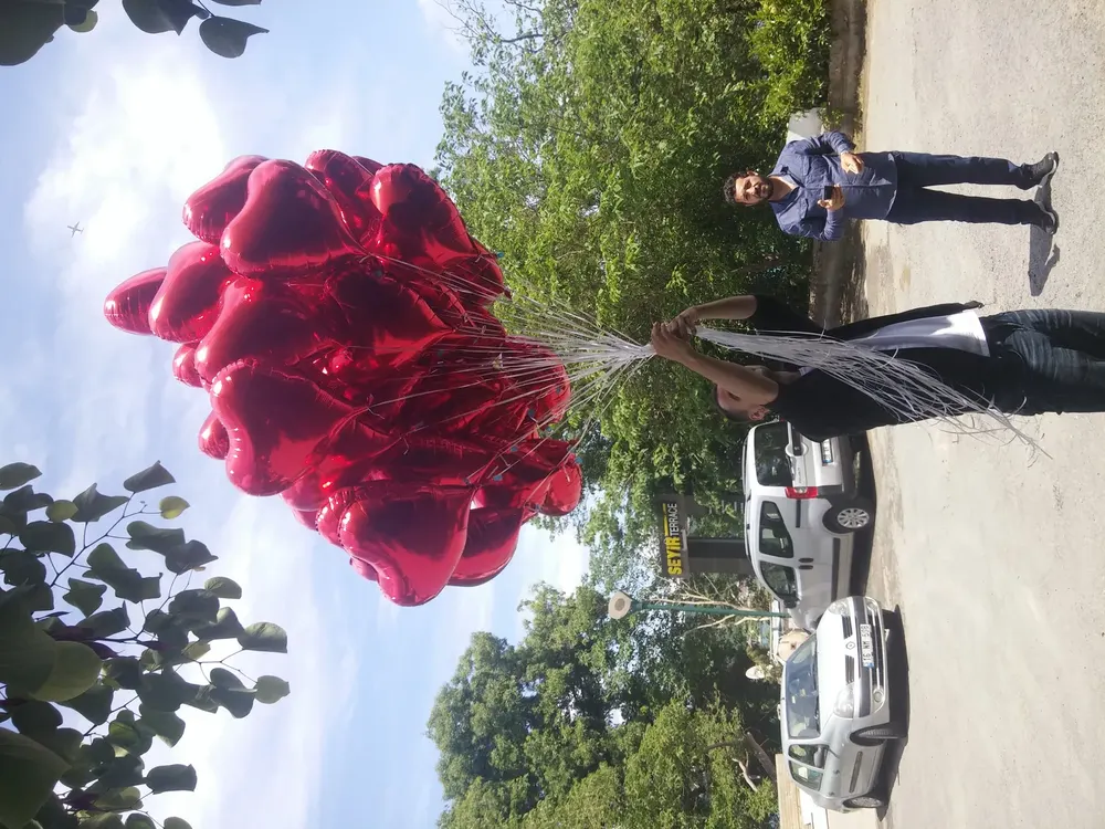 İstanbul kalpli uçan balon uygulaması — Esin Balon organizasyon
