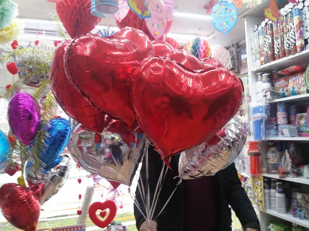 Kalpli Uçan Balon örneği, profesyonel kurulum — Esin Balon