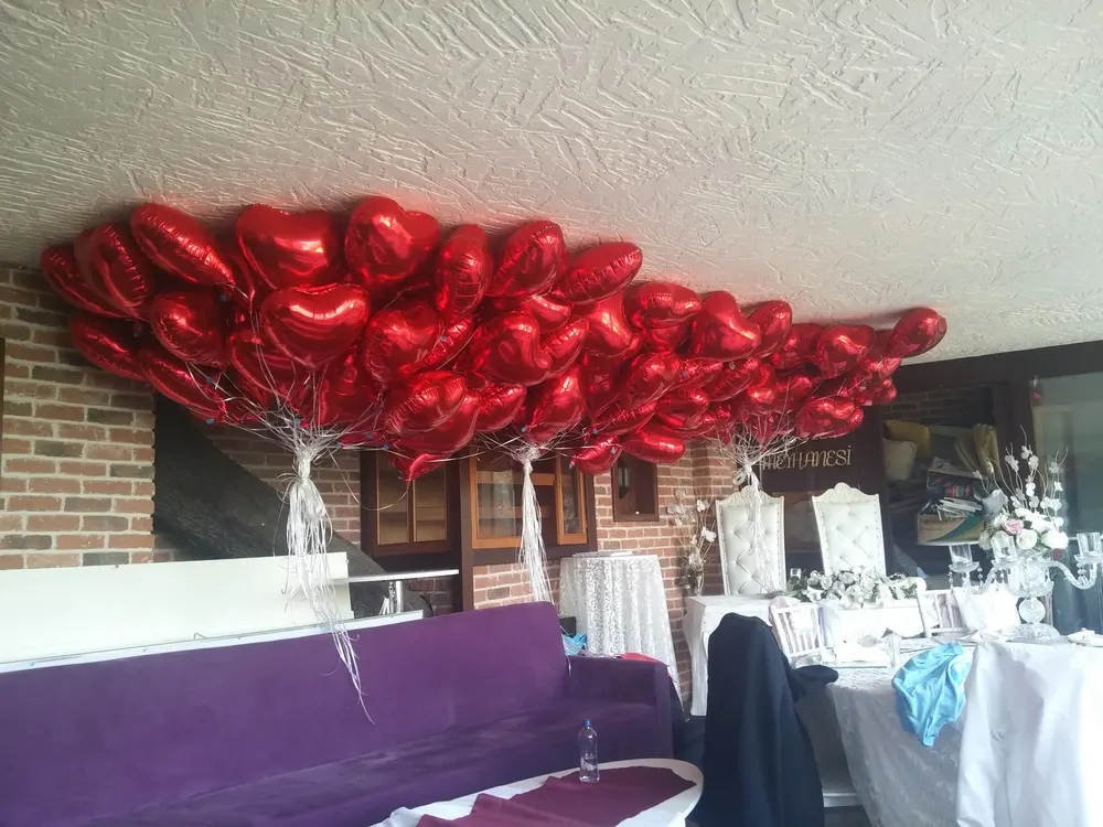Kalpli Uçan Balon örneği, profesyonel kurulum — Esin Balon