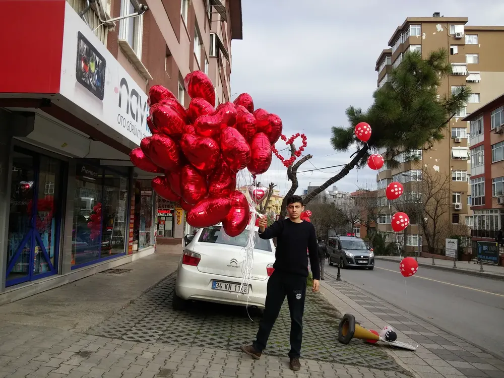 Kalpli Uçan Balon çalışması — Esin Balon İstanbul