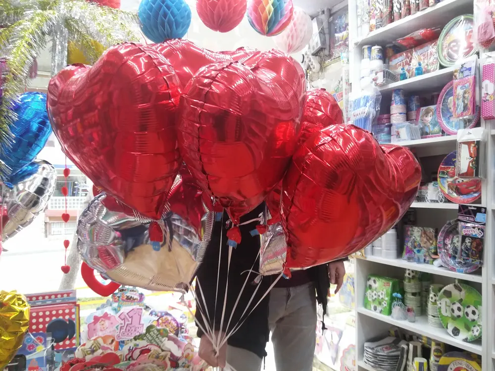 Kalpli Uçan Balon örneği, profesyonel kurulum — Esin Balon
