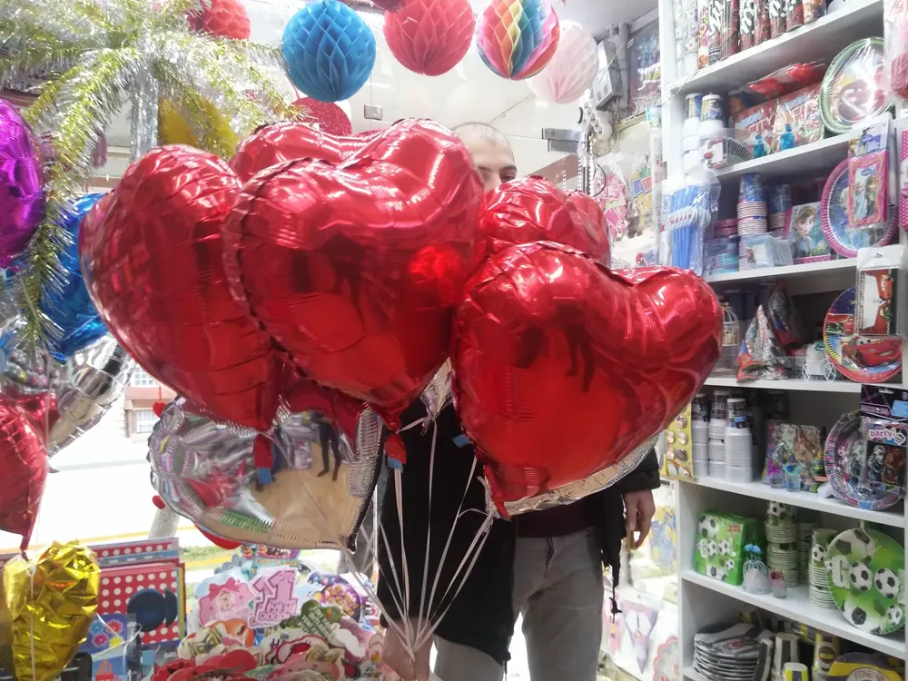 İstanbul kalpli uçan balon uygulaması — Esin Balon organizasyon