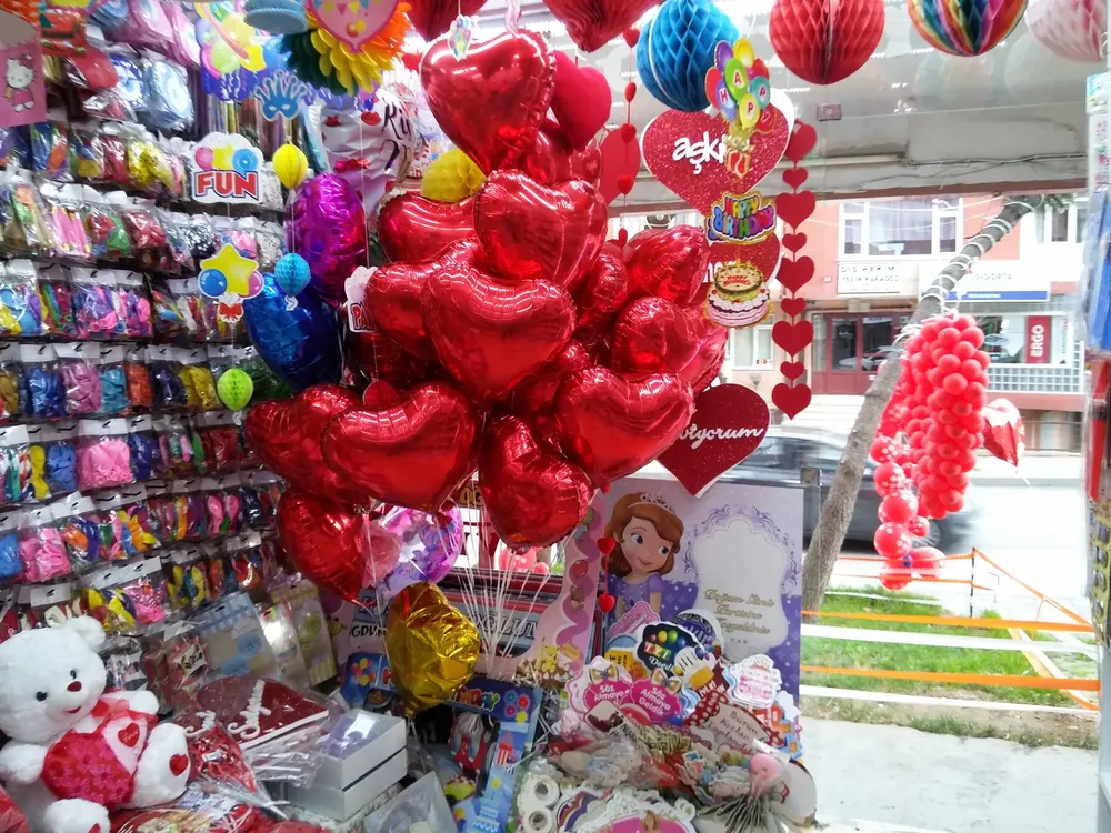 Kalpli Uçan Balon örneği, profesyonel kurulum — Esin Balon