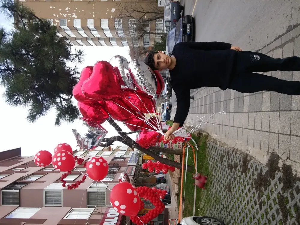 Kalpli Uçan Balon örneği, profesyonel kurulum — Esin Balon