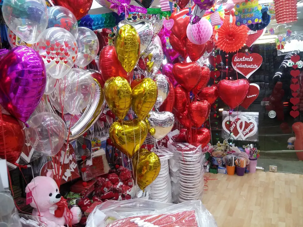 Kalpli Uçan Balon örneği, profesyonel kurulum — Esin Balon