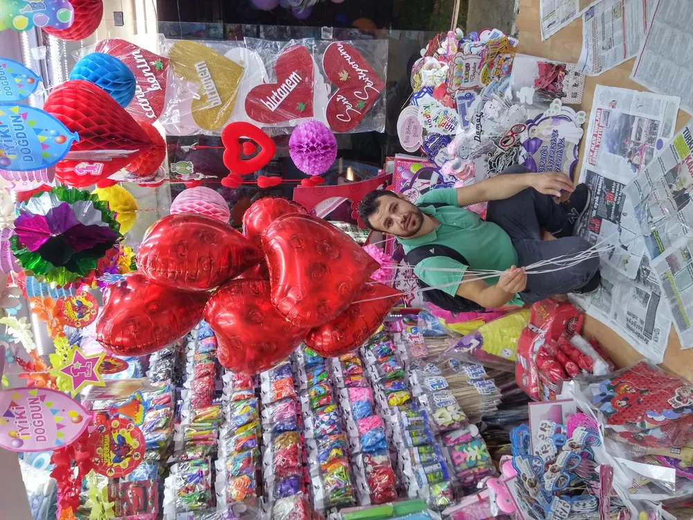 İstanbul kalpli uçan balon uygulaması — Esin Balon organizasyon