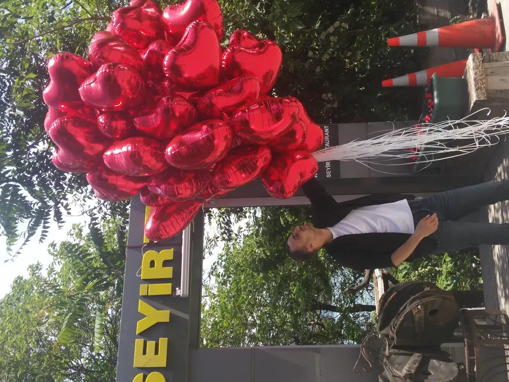 Kalpli Uçan Balon örneği, profesyonel kurulum — Esin Balon