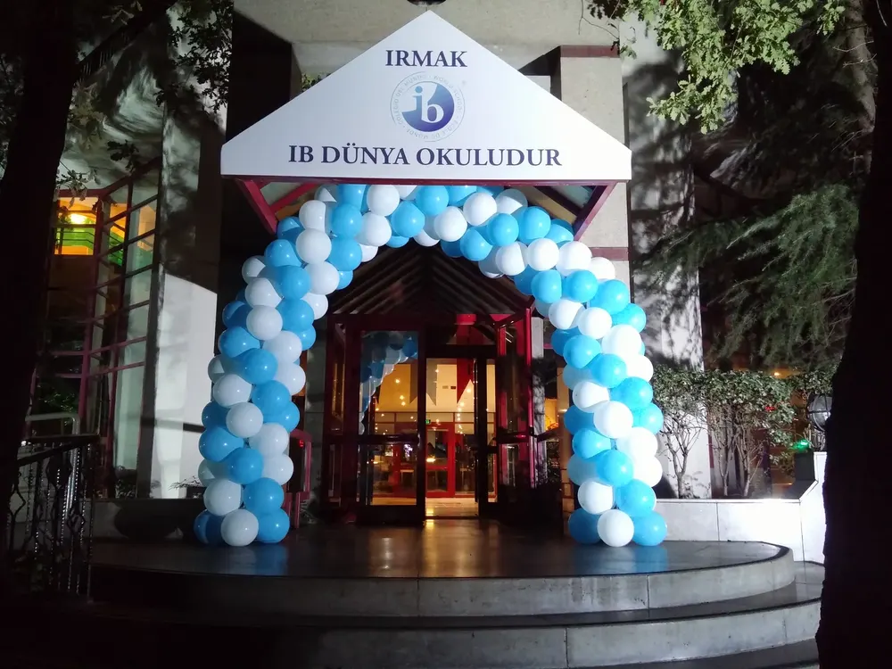 Kapı Takı Balon Süsleme çalışması — Esin Balon İstanbul