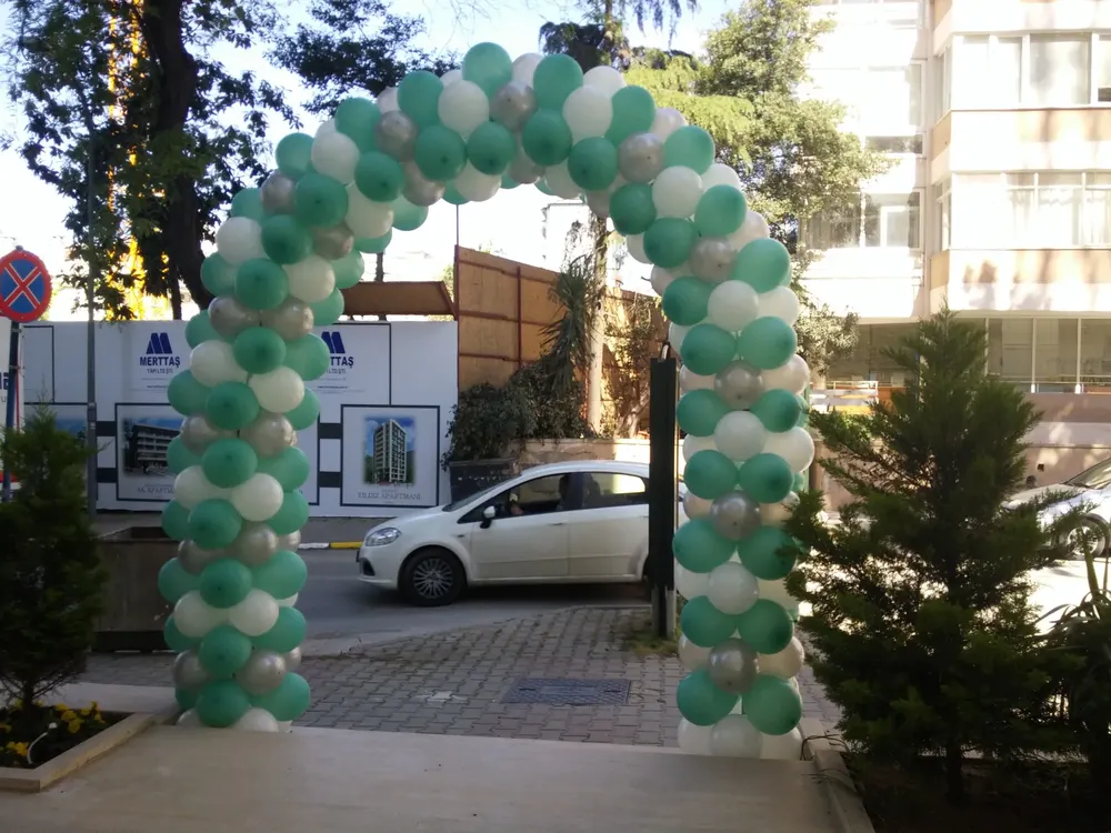 Kapı Takı Balon Süsleme çalışması — Esin Balon İstanbul