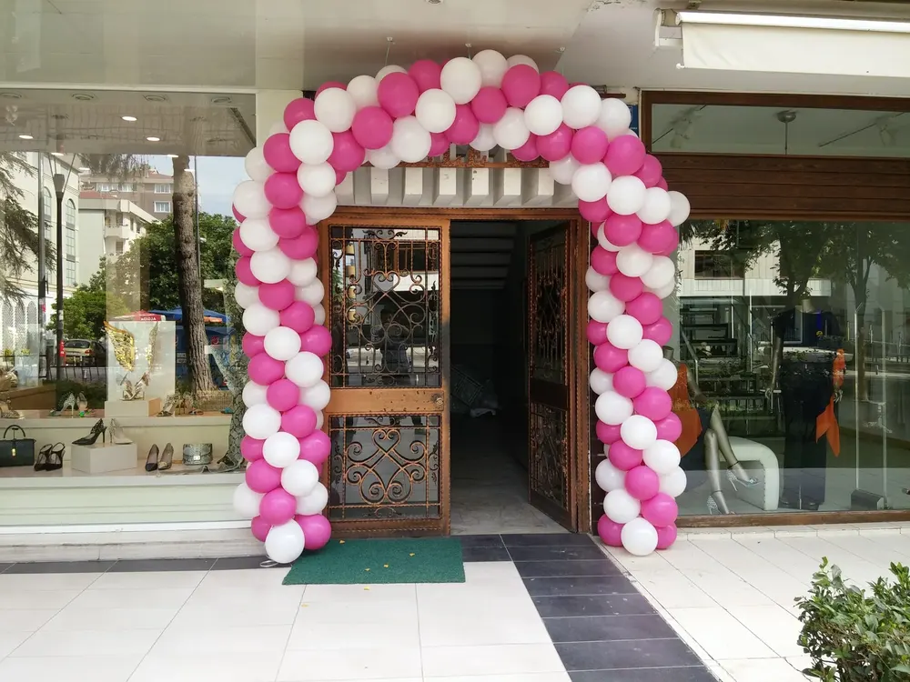 İstanbul kapı takı balon süsleme uygulaması — Esin Balon organizasyon