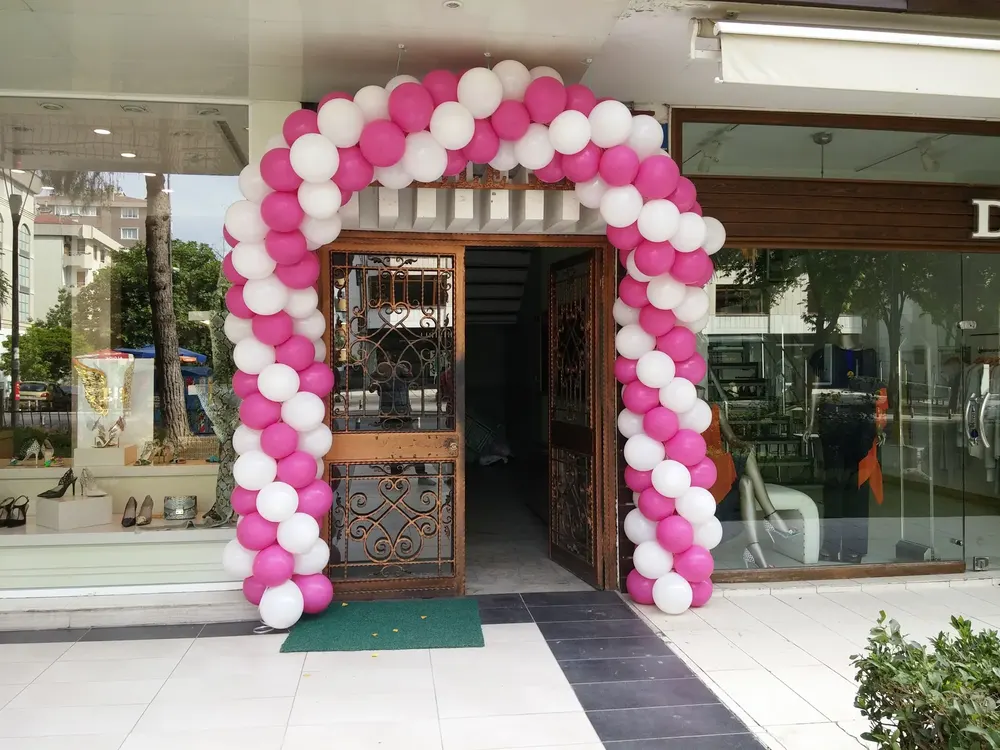 İstanbul kapı takı balon süsleme uygulaması — Esin Balon organizasyon