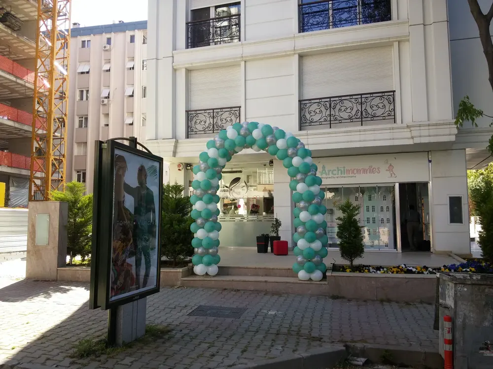İstanbul kapı takı balon süsleme uygulaması — Esin Balon organizasyon