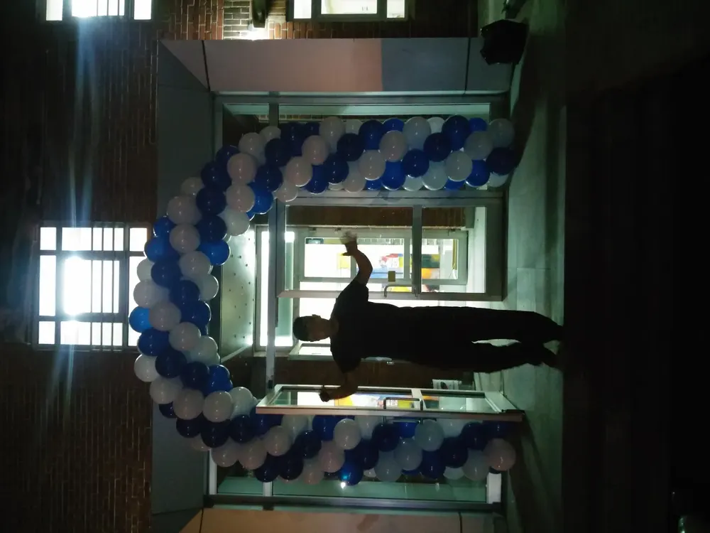 Kapı Takı Balon Süsleme örneği, profesyonel kurulum — Esin Balon