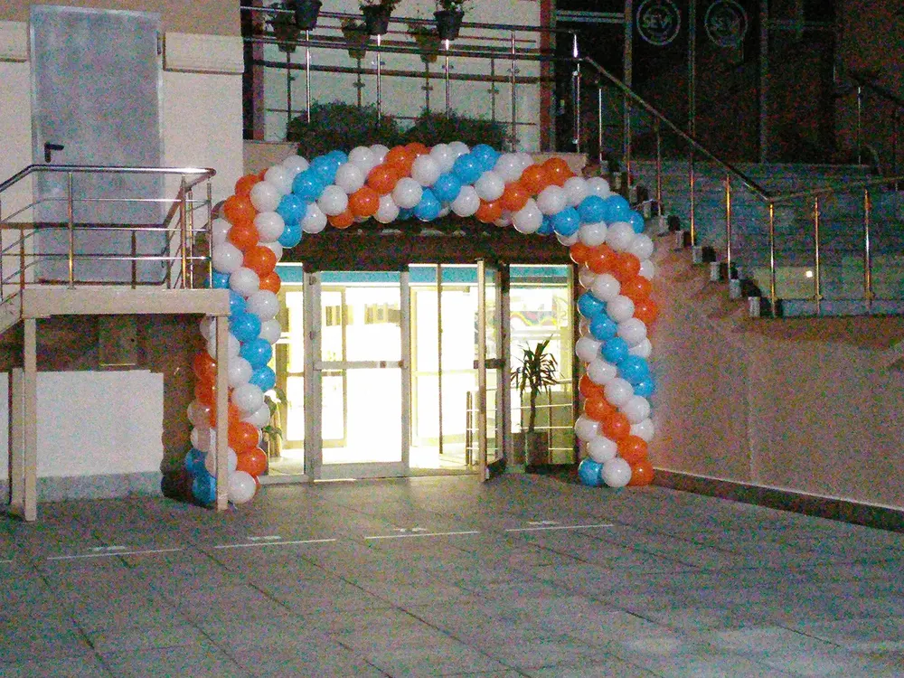 İstanbul kapı takı balon süsleme uygulaması — Esin Balon organizasyon