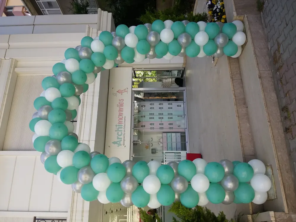 Kapı Takı Balon Süsleme örneği, profesyonel kurulum — Esin Balon