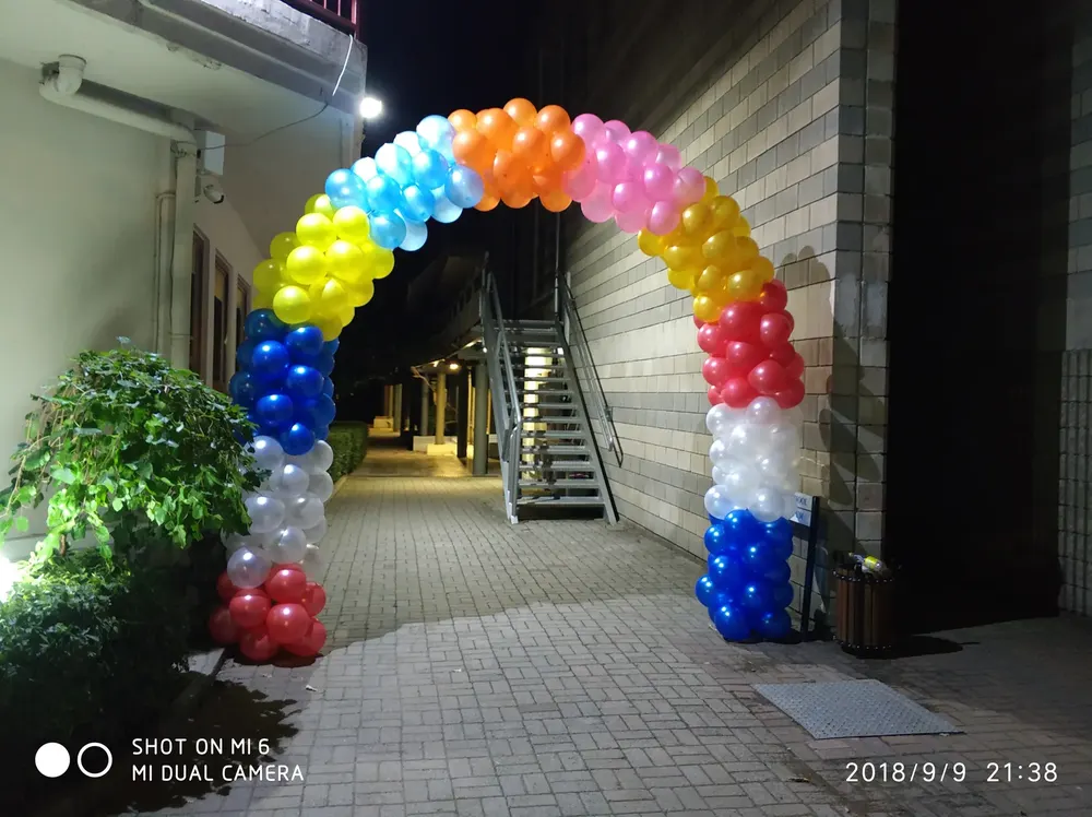 Kapı Takı Balon Süsleme örneği, profesyonel kurulum — Esin Balon