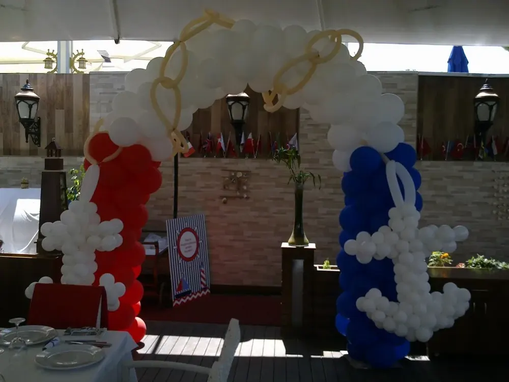Kapı Takı Balon Süsleme çalışması — Esin Balon İstanbul