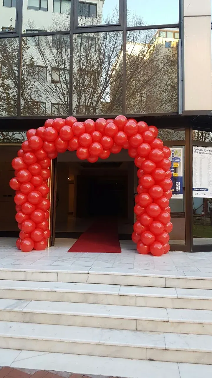 İstanbul kapı takı balon süsleme uygulaması — Esin Balon organizasyon